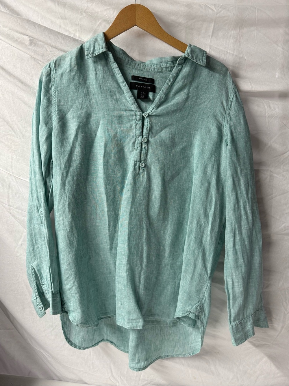 Tahari women Long-Sleeve Linen Shirt in Seafoam Green size
Medium